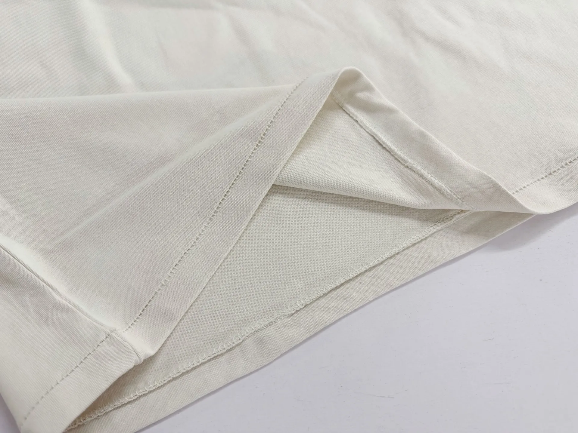 ❥8048#P126 Saint Mxxxxxx ✖️KLF new smiley face Made of double yarn double-ply pure cotton fabric 290 grams, comfortable and breathable to wear, full of street feel, loose fit Craftsmanship: glue rusty printing Size: (S-M-L-XL) Color: gray apricot